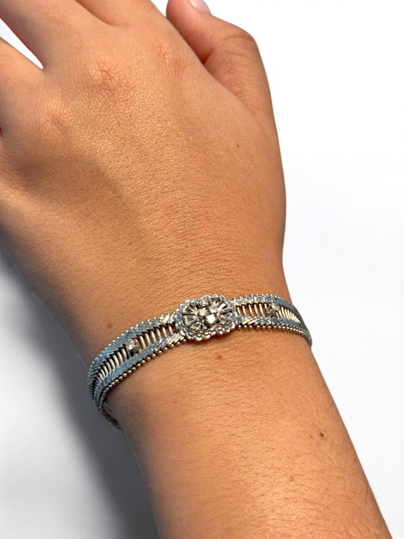 18KW Vintage Diamond Bracelet