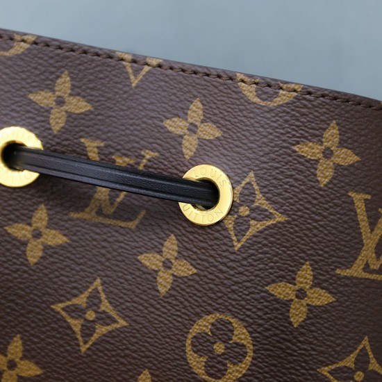 Louis Vuitton  NÉONOÉ MM