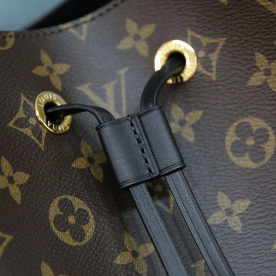 Louis Vuitton  NÉONOÉ MM