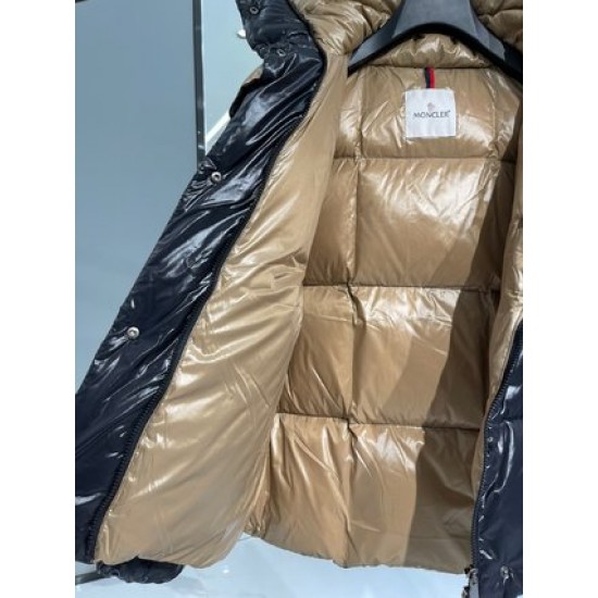 Moncler Parana Short Down Jacket