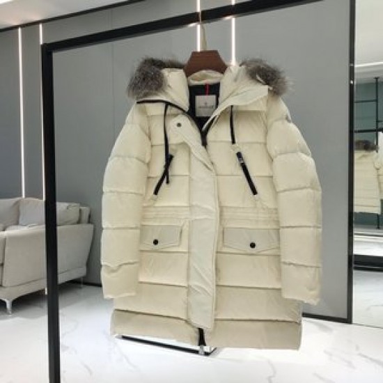 Moncler aphrotiti