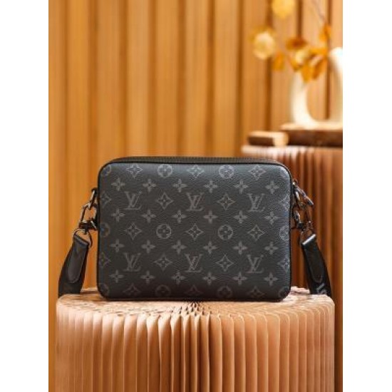 Louis Vuitton  TRIO MESSENGER