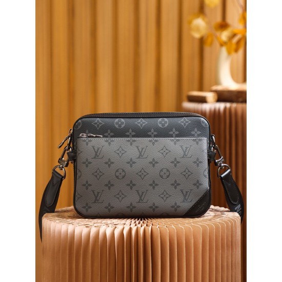 Louis Vuitton  TRIO MESSENGER