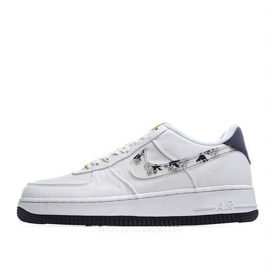 Nike Air Force 1 Low-Top Sneakers