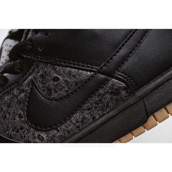 Nike SB Dunk Low Low-Top Sneakers