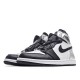 Wmns Air Jordan 1 Retro High OG 'Silver Toe'