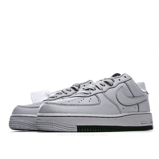 Nike Air Force 1 07 Low Low Top Sneakers