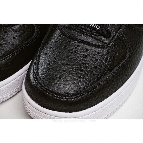 Nike Air Force 1 Low-Top Sneakers