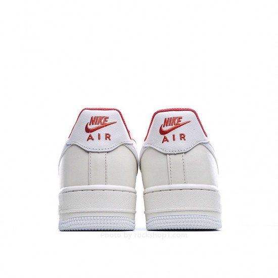 Nike Air Force 1 07 Low Top Sneakers