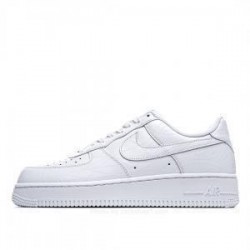 Nike Wmns Air Force 107White/Noctilucente Low-Top Sneakers