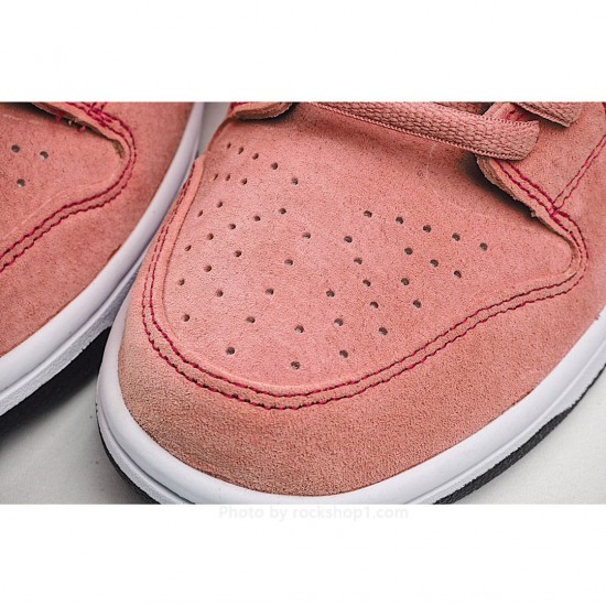 Nike SB Dunk Low "Pink Pink"