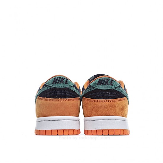 Nike SB Dunk Low SPCeramic Low Top Sneakers