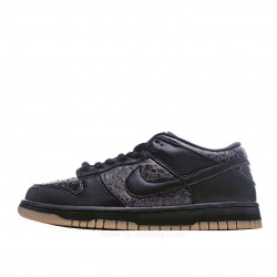 Nike SB Dunk Low Low-Top Sneakers