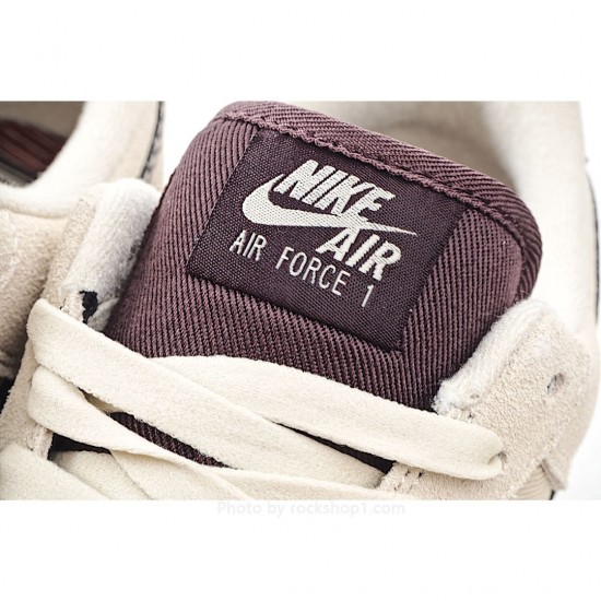 NikeAir Force 1 07 Light Brown Sneakers