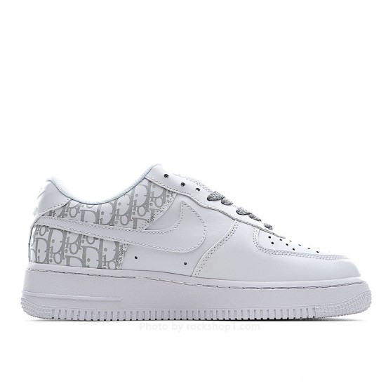 Nike Air Force 1 Low-Top Sneakers