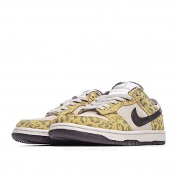 Nike SB Dunk Low Yellow Sneakers